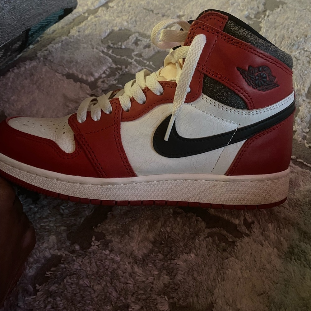 Air Jordan 1 Retro High OG “Chicago Lost and Found” with Box